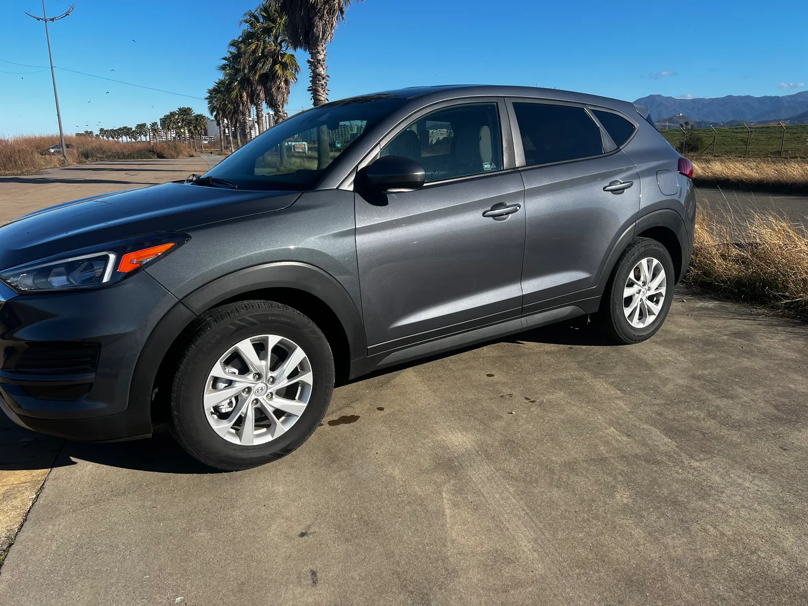 Hyundai Tucson 2017 — car rental in Georgia, Cartome