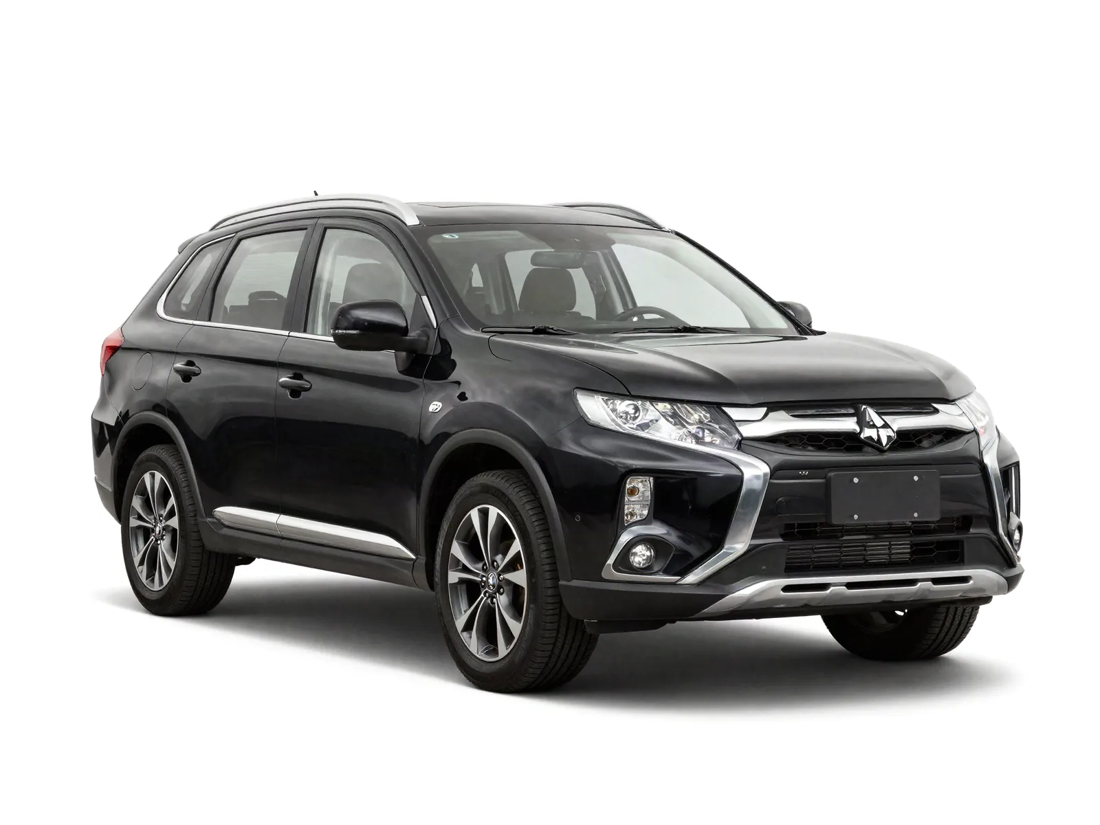 Mitsubishi Outlander 2017 — аренда авто в Грузии, Cartome
