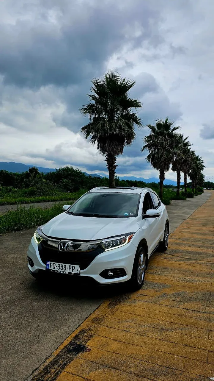Honda H-RV 2019 — аренда авто в Грузии, Cartome