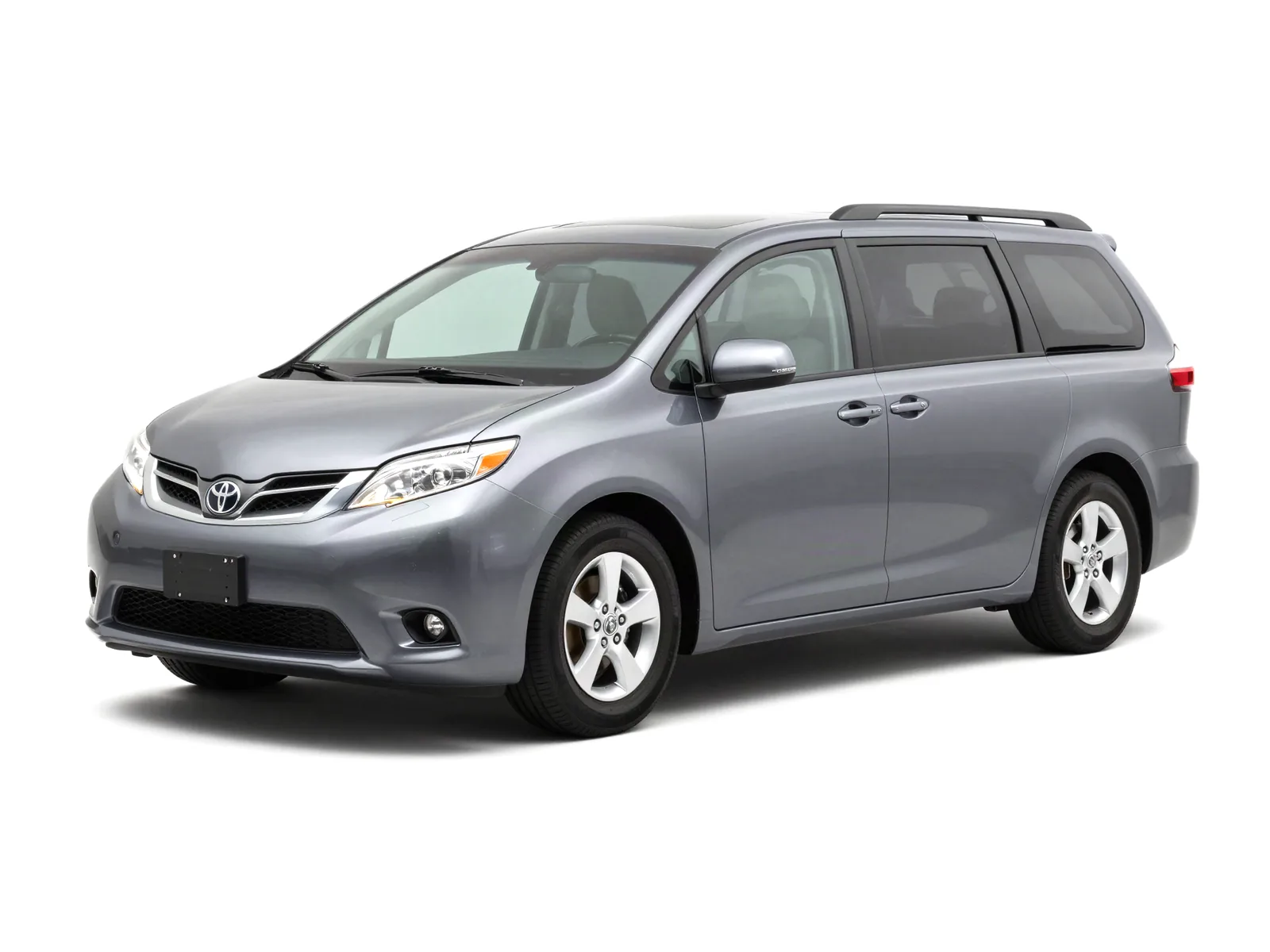 Toyota Sienna 2016 — car rental in Georgia, Cartome