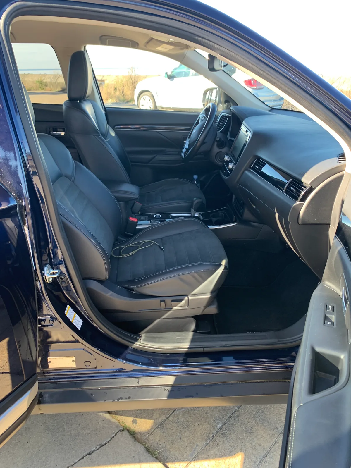 Mistubishi Outlander 2021 — car rental in Georgia, Cartome