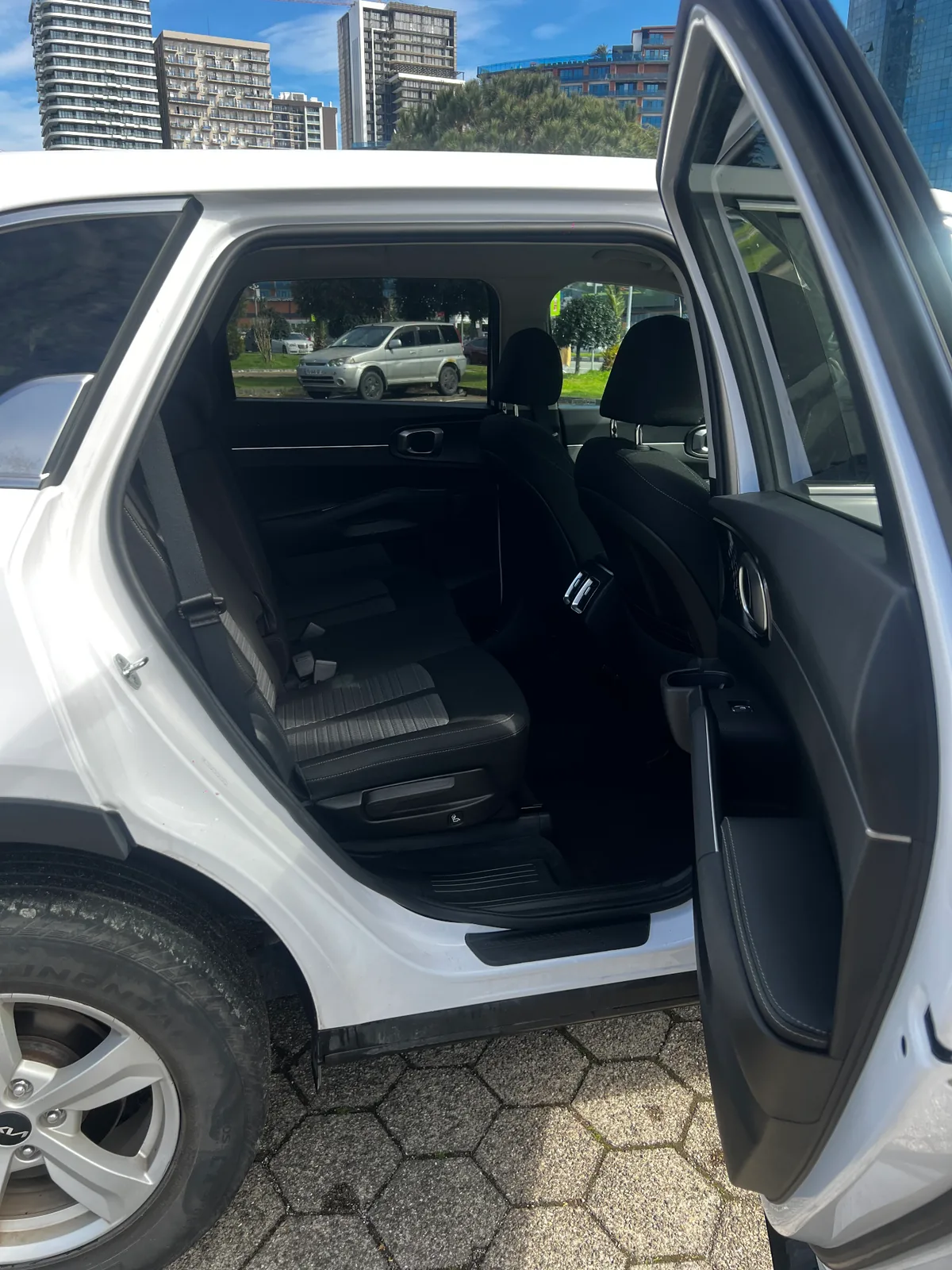 Kia Sorento 2022 — car rental in Georgia, Cartome